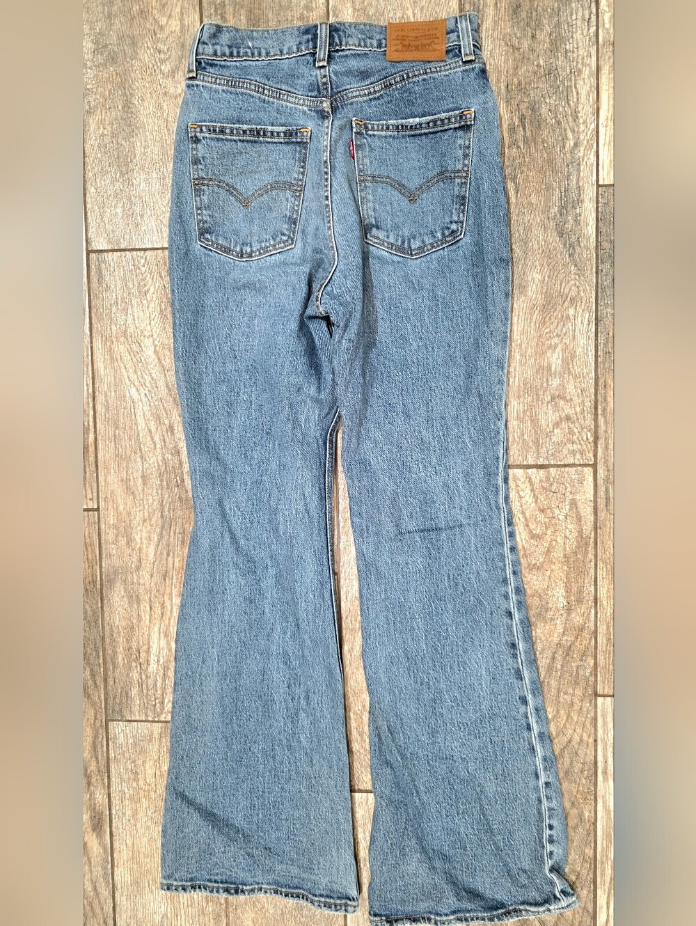 Levi's Women's 70's High Flare Jeans Sz 26